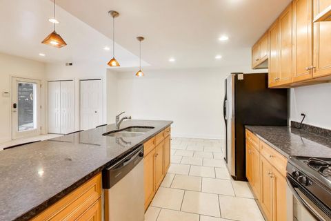 Tiny photo for 2615 S Lowe Avenue #1S, Chicago, IL 60616 (MLS # 12551746)