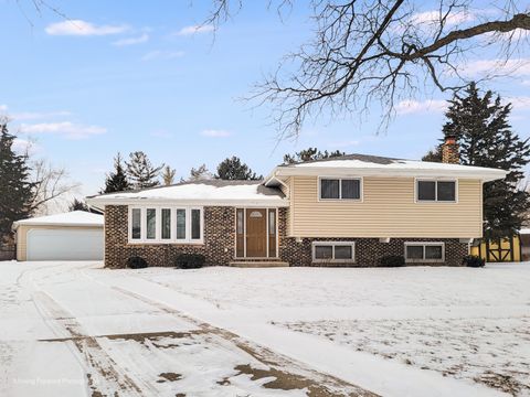 Photo of 539 W Eggerding Drive, Addison, IL 60101 (MLS # 12574859)