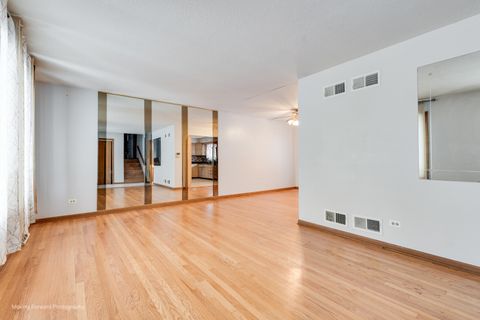 Tiny photo for 539 W Eggerding Drive, Addison, IL 60101 (MLS # 12574859)