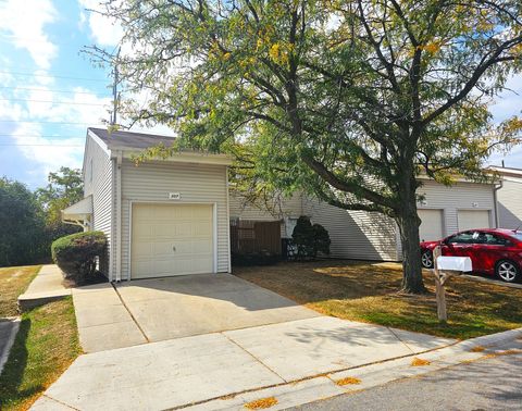 Photo of 307 E Alpine Drive, Glendale Heights, IL 60139 (MLS # 12489413)