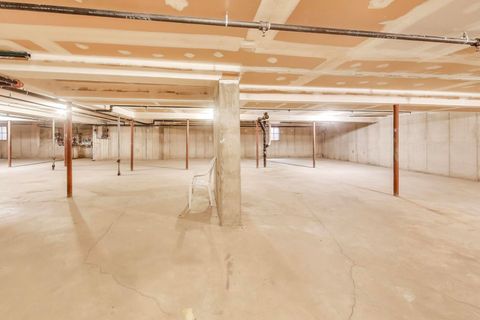 Tiny photo for 2410 N Kennicott Drive #2D, Arlington Heights, IL 60004 (MLS # 12477496)