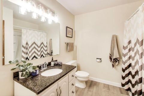 Tiny photo for 2410 N Kennicott Drive #2D, Arlington Heights, IL 60004 (MLS # 12477496)