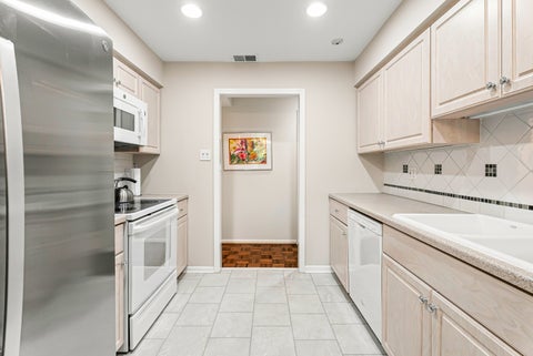 Tiny photo for 1175 Lake Cook Road #406, Northbrook, IL 60062 (MLS # 12765276)