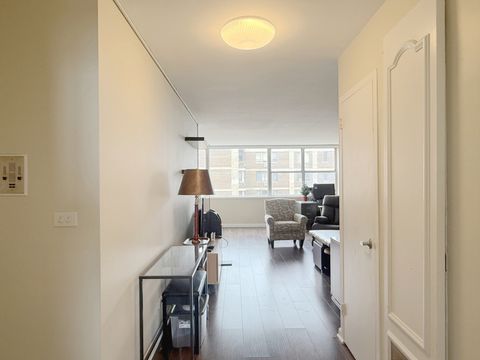 Tiny photo for 6301 N Sheridan Road #21E, Chicago, IL 60660 (MLS # 12537580)