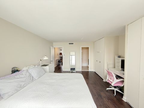 Tiny photo for 6301 N Sheridan Road #21E, Chicago, IL 60660 (MLS # 12537580)