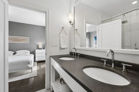 Tiny photo for 1463 W SUNNYSIDE Avenue, Chicago, IL 60640 (MLS # 12609597)