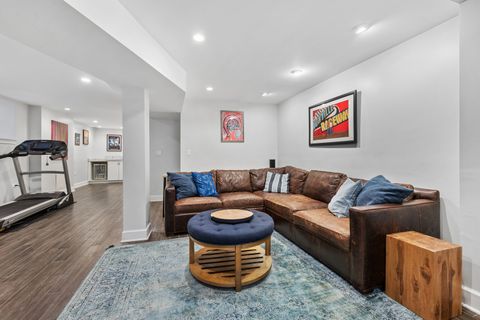 Tiny photo for 1463 W SUNNYSIDE Avenue, Chicago, IL 60640 (MLS # 12609597)