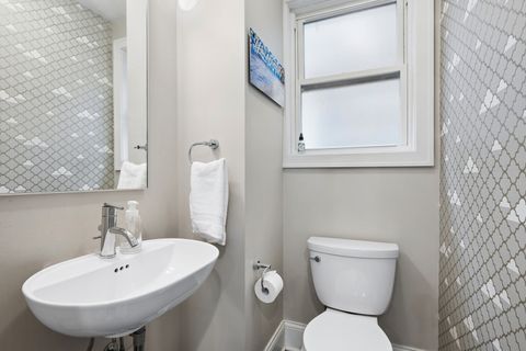 Tiny photo for 1463 W SUNNYSIDE Avenue, Chicago, IL 60640 (MLS # 12609597)
