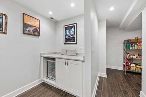 Tiny photo for 1463 W SUNNYSIDE Avenue, Chicago, IL 60640 (MLS # 12609597)