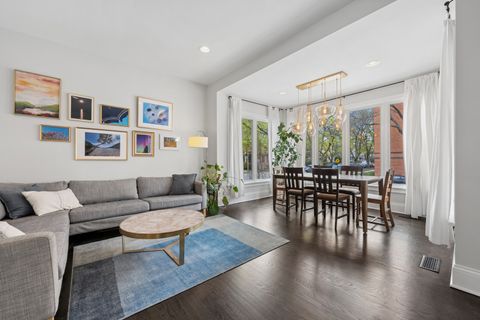 Tiny photo for 1463 W SUNNYSIDE Avenue, Chicago, IL 60640 (MLS # 12609597)