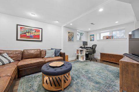 Tiny photo for 1463 W SUNNYSIDE Avenue, Chicago, IL 60640 (MLS # 12609597)