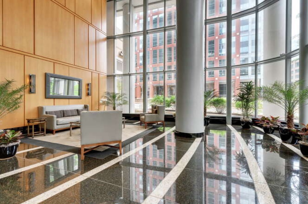 345 N LaSalle Street 307