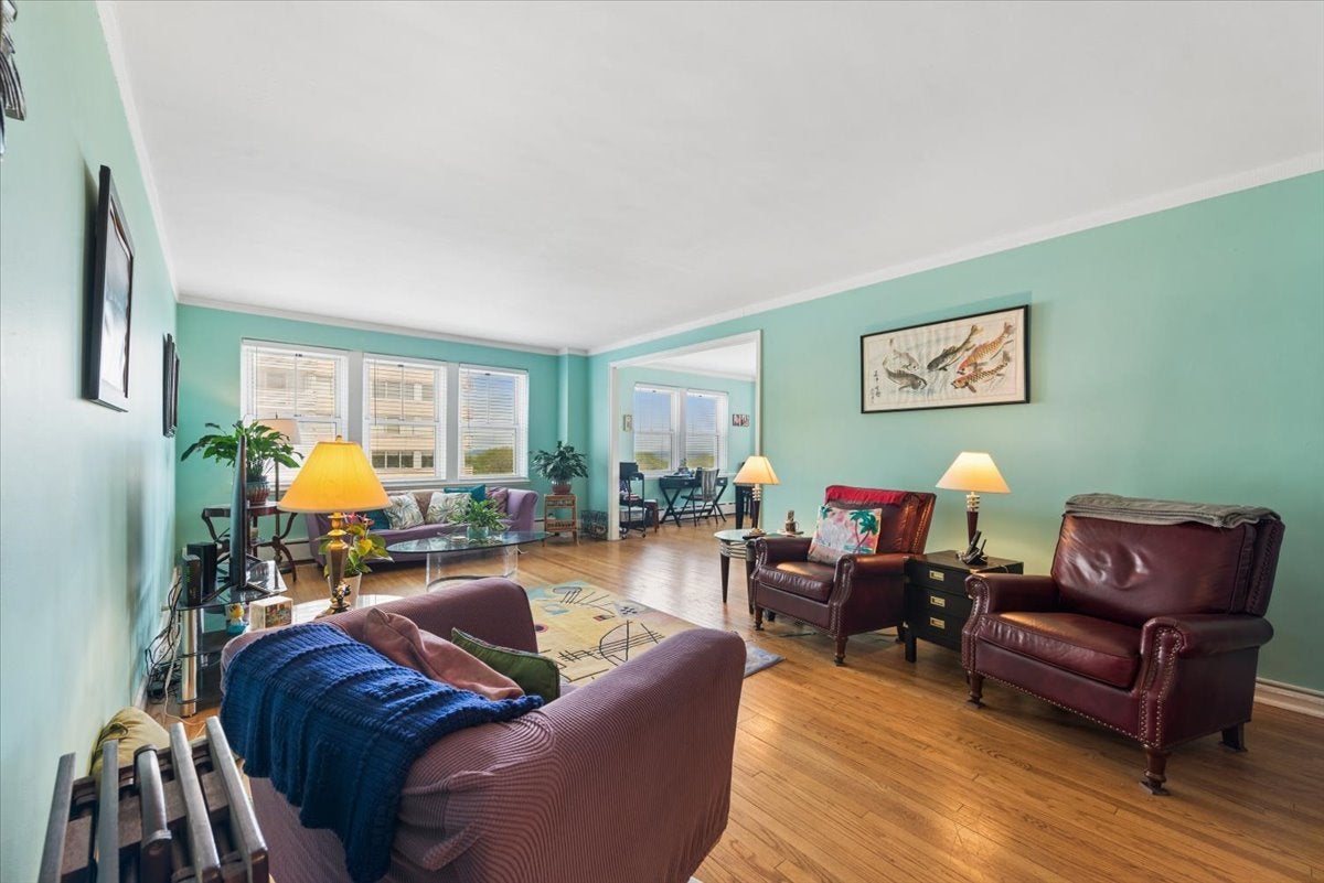 5555 N Sheridan Road 515