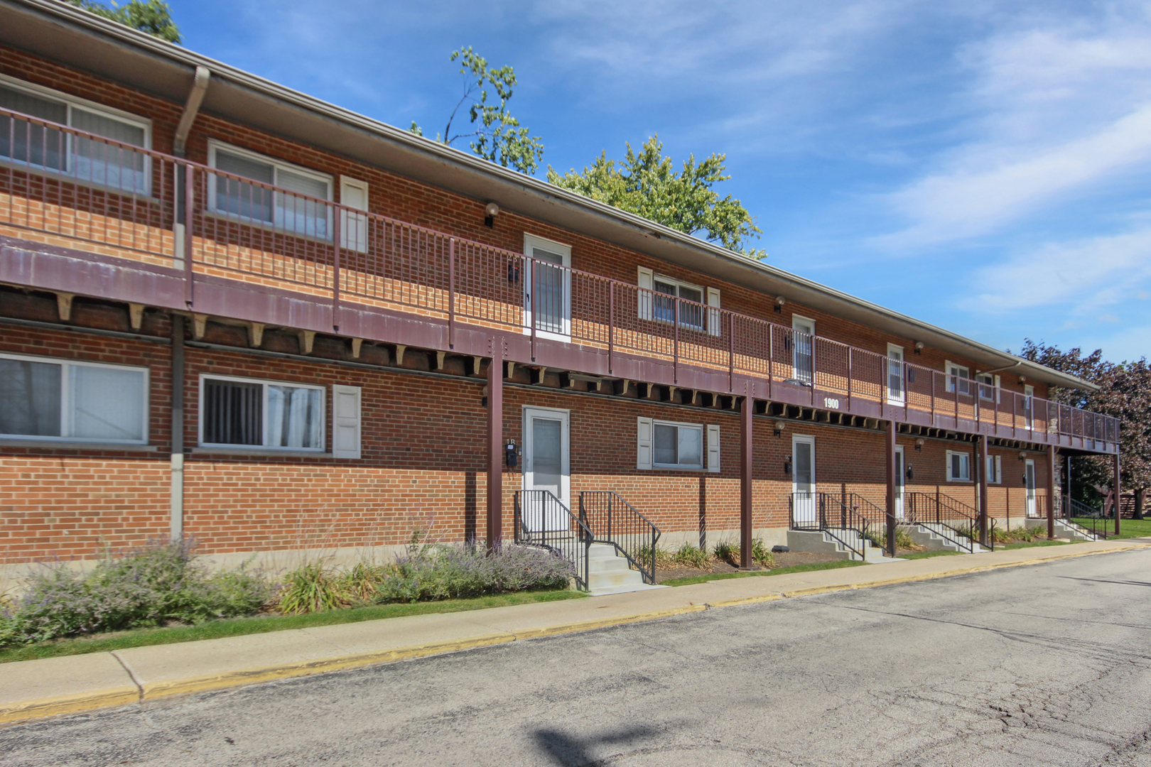 1900 Knightsbridge Drive W 2B