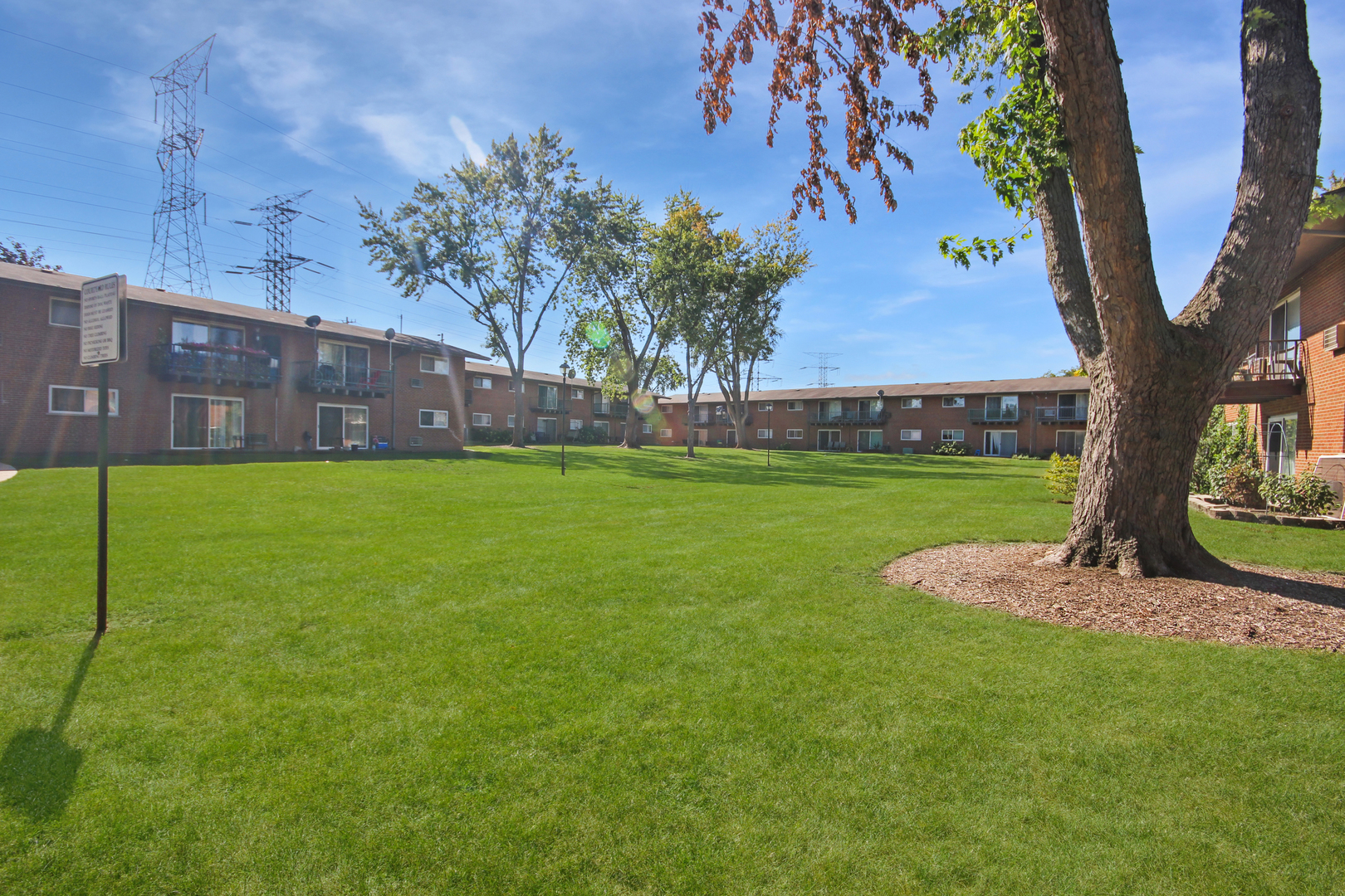1900 Knightsbridge Drive W 2B