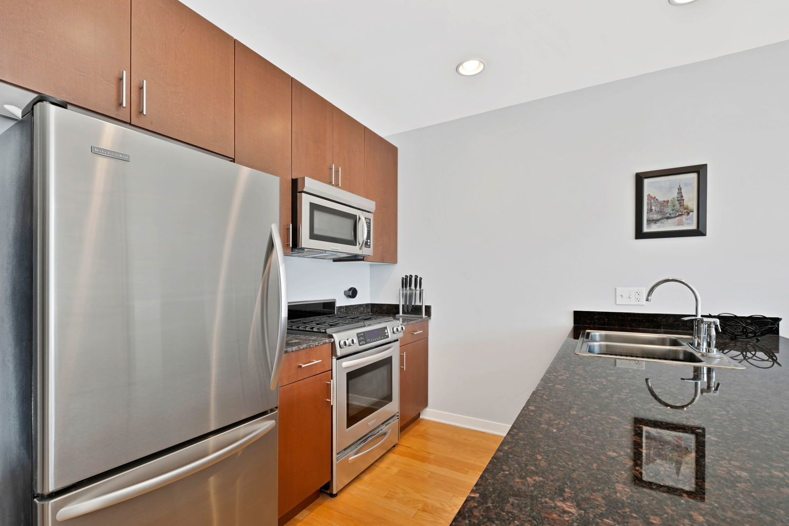 303 W OHIO Street 2105