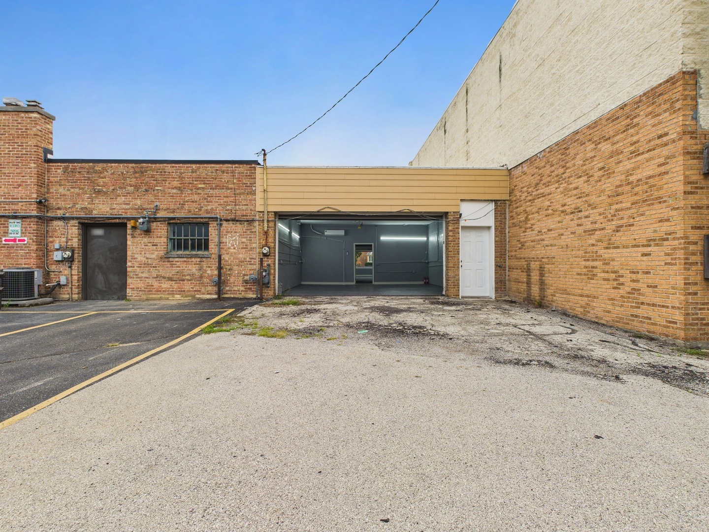 8113 N Milwaukee Avenue