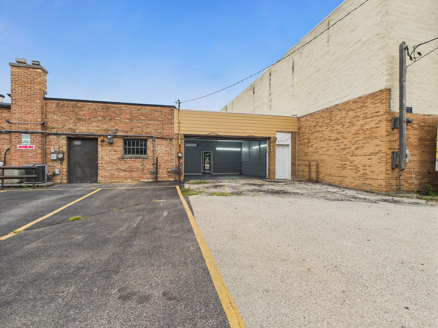 8113 N Milwaukee Avenue