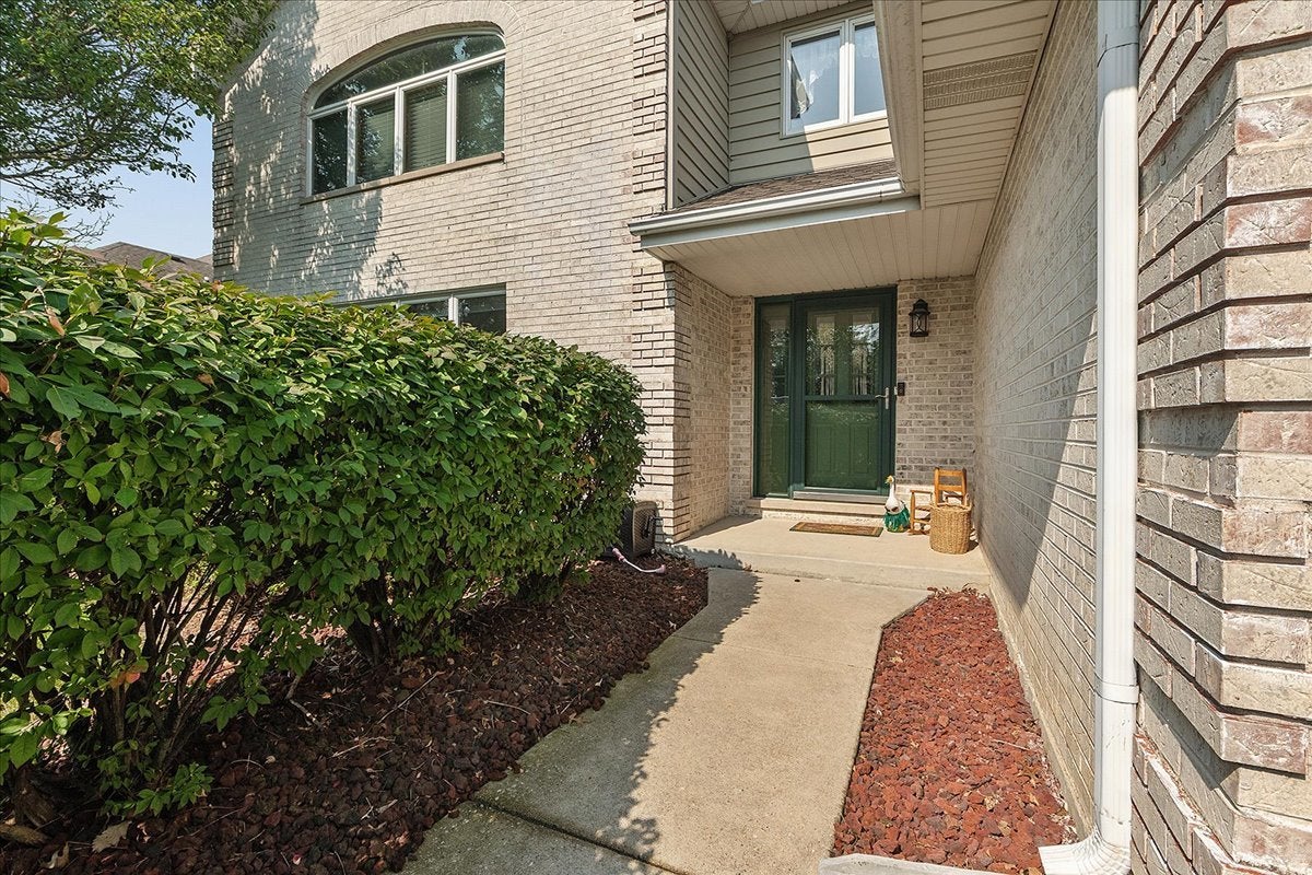 19444 Everett Lane