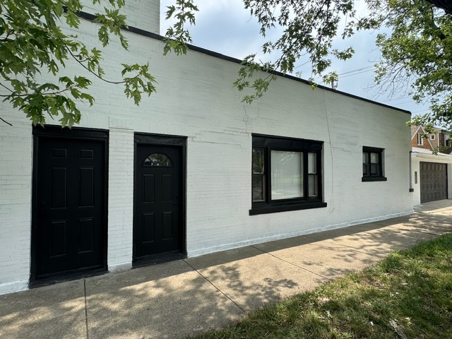 6259 W Peterson Avenue