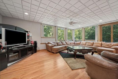 Tiny photo for 925 N River Road, Algonquin, IL 60102 (MLS # 12508275)