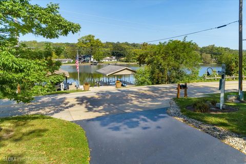 Tiny photo for 925 N River Road, Algonquin, IL 60102 (MLS # 12508275)