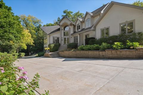 Tiny photo for 925 N River Road, Algonquin, IL 60102 (MLS # 12508275)