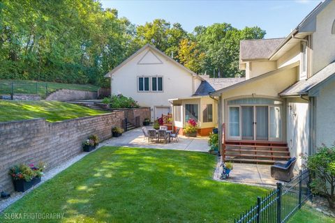 Tiny photo for 925 N River Road, Algonquin, IL 60102 (MLS # 12508275)