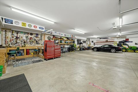 Tiny photo for 925 N River Road, Algonquin, IL 60102 (MLS # 12508275)