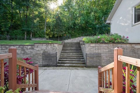 Tiny photo for 925 N River Road, Algonquin, IL 60102 (MLS # 12508275)