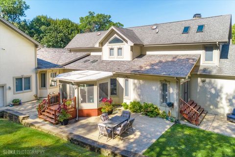 Tiny photo for 925 N River Road, Algonquin, IL 60102 (MLS # 12508275)