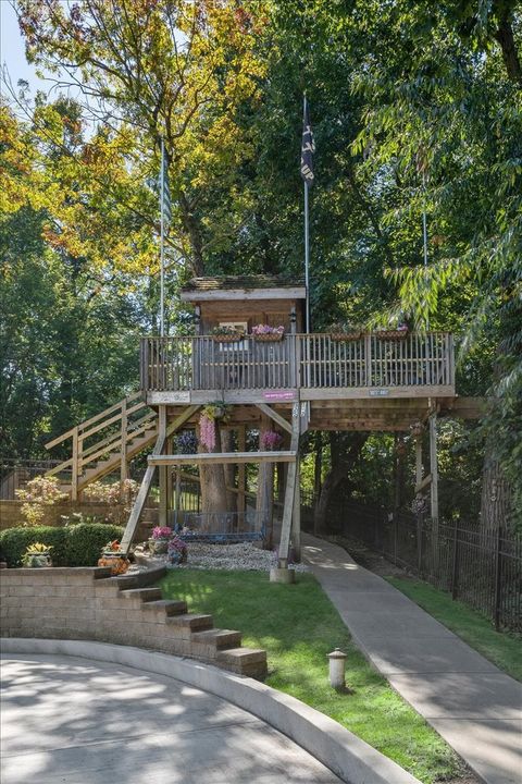 Tiny photo for 925 N River Road, Algonquin, IL 60102 (MLS # 12508275)