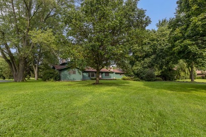 749 N Sharon Drive Woodstock IL 60098