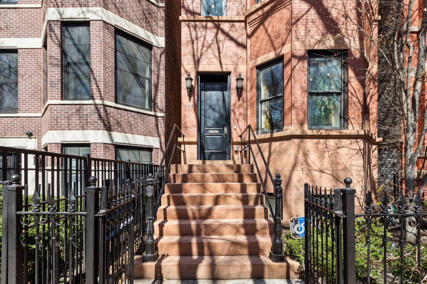 844 W WEBSTER Avenue