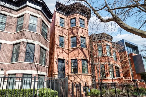 844 W WEBSTER Avenue Chicago IL 60614