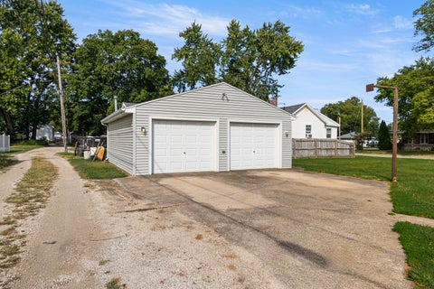 Tiny photo for 626 E Howard Street, Pontiac, IL 61764 (MLS # 12756932)