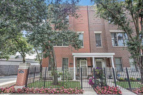 Photo of 4012 N Clark Street, Chicago, IL 60613 (MLS # 12628091)
