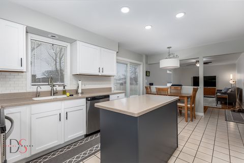 Tiny photo for 1415 Dairy Lane, Ottawa, IL 61350 (MLS # 12560992)