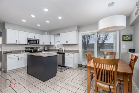 Tiny photo for 1415 Dairy Lane, Ottawa, IL 61350 (MLS # 12560992)