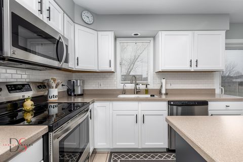 Tiny photo for 1415 Dairy Lane, Ottawa, IL 61350 (MLS # 12560992)