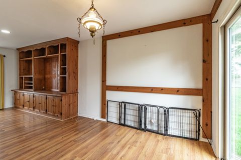 Tiny photo for 809 Thornton Lane, Buffalo Grove, IL 60089 (MLS # 12626392)
