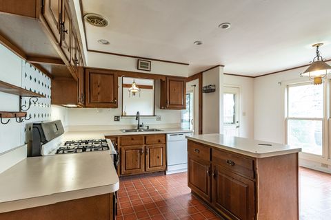 Tiny photo for 809 Thornton Lane, Buffalo Grove, IL 60089 (MLS # 12626392)