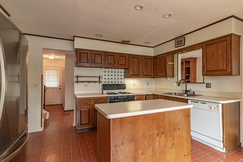 Tiny photo for 809 Thornton Lane, Buffalo Grove, IL 60089 (MLS # 12626392)