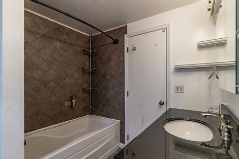 Tiny photo for 809 Thornton Lane, Buffalo Grove, IL 60089 (MLS # 12626392)
