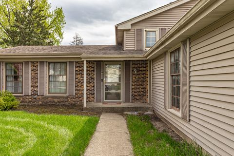 Tiny photo for 809 Thornton Lane, Buffalo Grove, IL 60089 (MLS # 12626392)