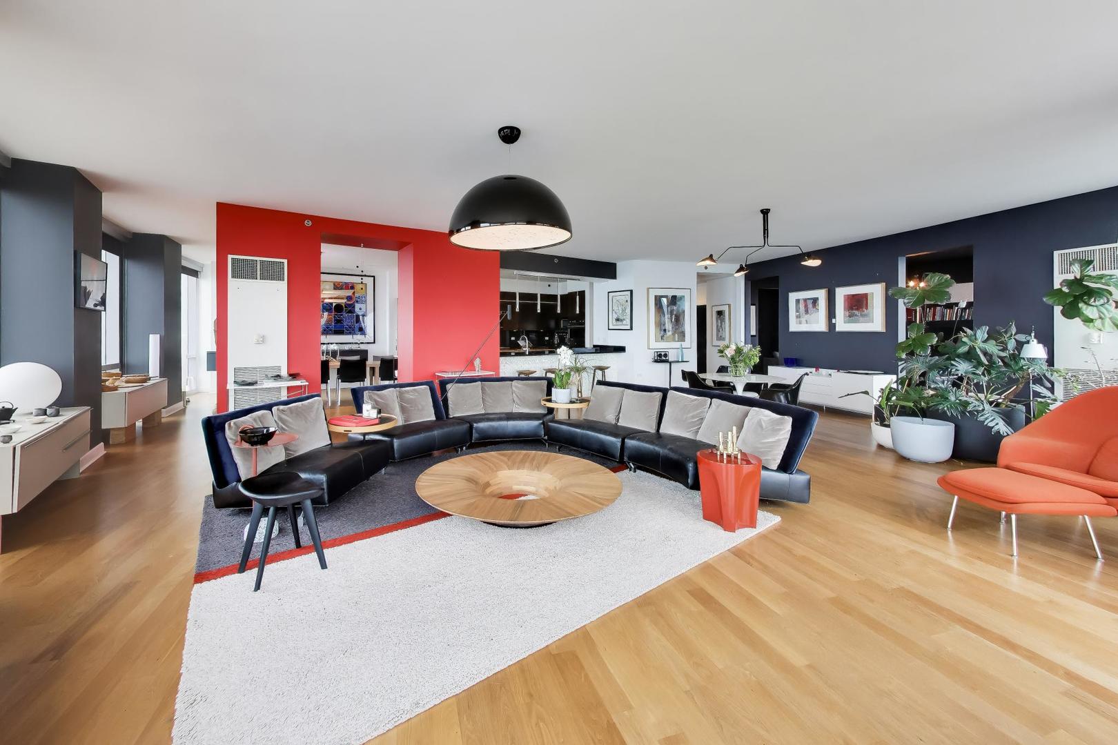 1211 S Prairie Avenue 3901