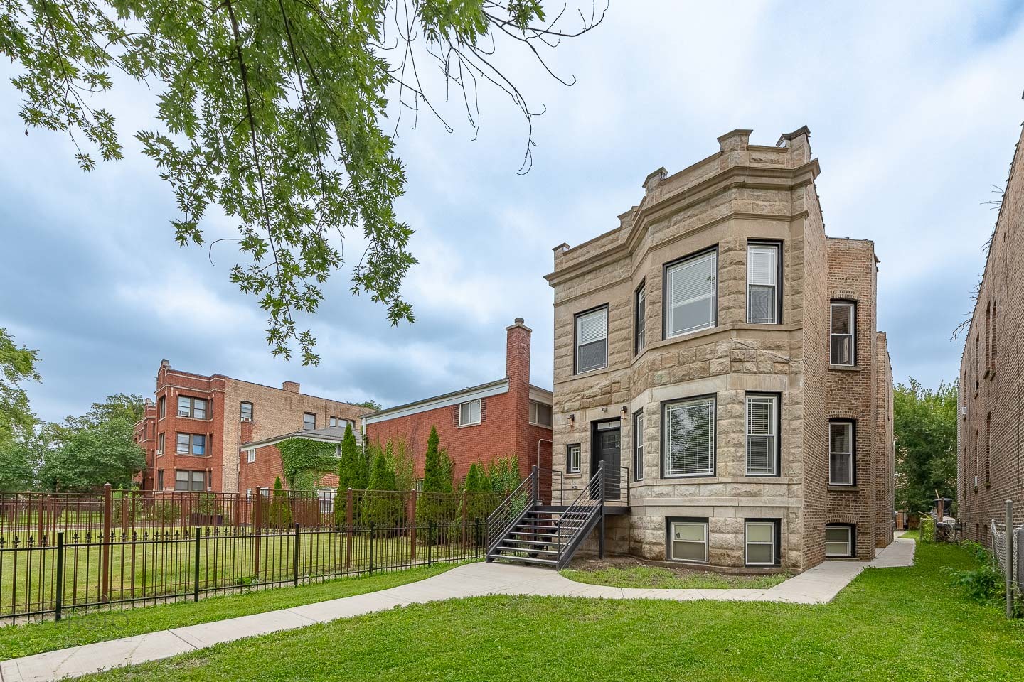 35 N Mayfield Avenue