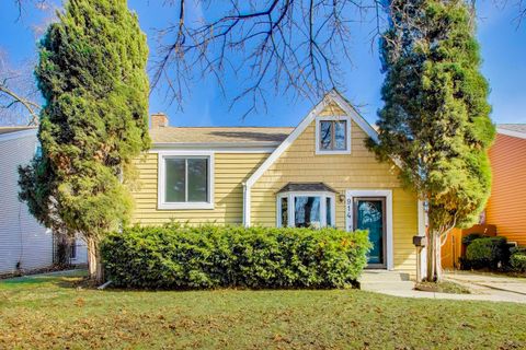 Photo of 914 Hannah Avenue, Forest Park, IL 60130 (MLS # 12571037)