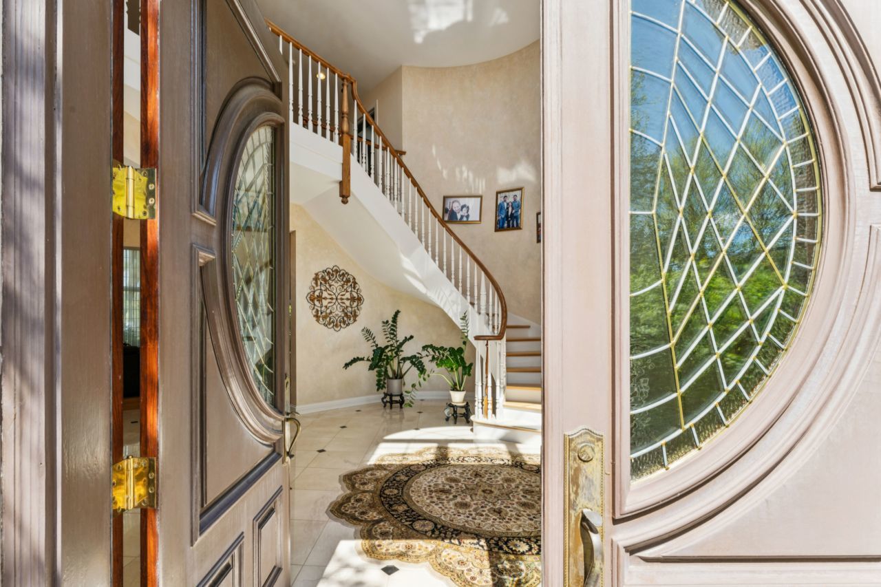 1745 Sundrop Circle