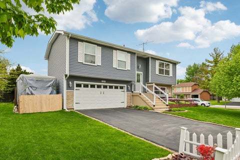 Tiny photo for 3085 TIMBER HILL Lane, Aurora, IL 60504 (MLS # 12639365)